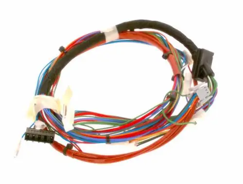 Farbiges Kabelbaum von Bosch mit mehreren Drähten und Steckverbindungen, geeignet für verschiedene elektrische Anwendungen.